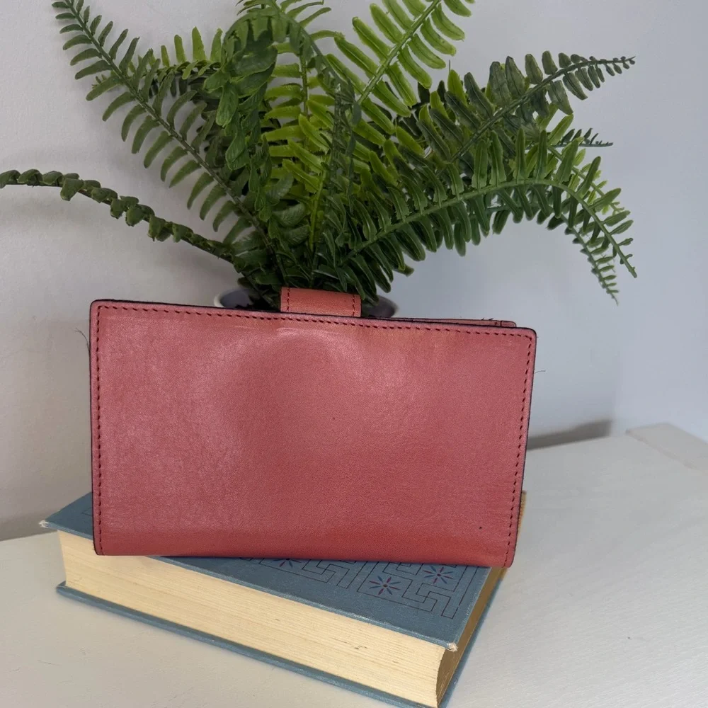 NWOT Patricia Nash Linnet Wallet in Dusty Pink Leather - Picture 2 of 5